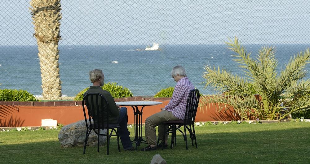 Resort Sur Beach Holiday Экстерьер фото